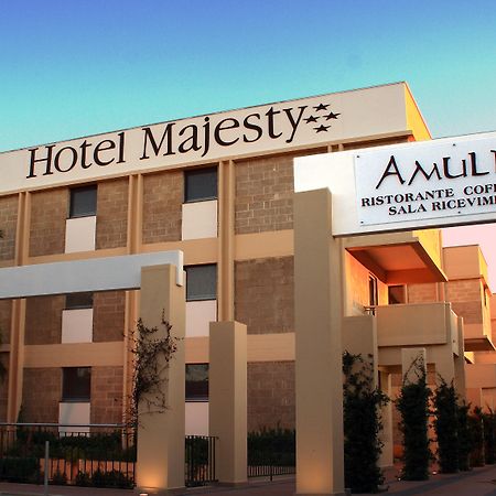 Hotel Majesty Бари Екстериор снимка